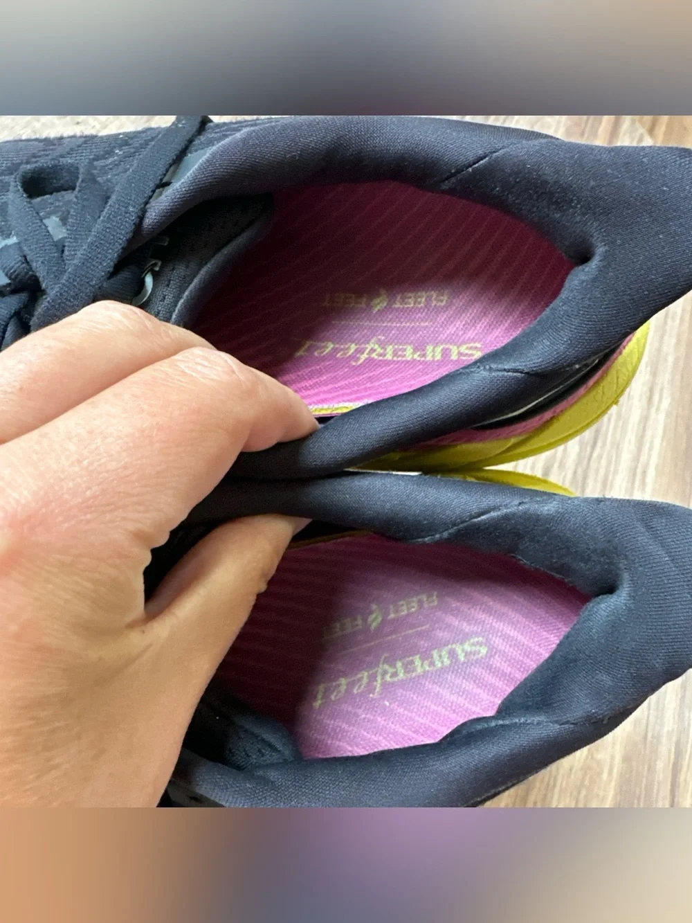 Hoka Arahi 6 Womens Running Shoes Black Pink Yellow Cushioned Size 10 B Medium
